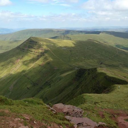 Villa Mountain Views In The Heart Of Brecon Town Exterior foto