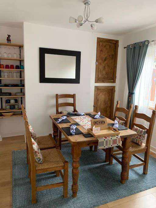 Villa Mountain Views In The Heart Of Brecon Town Exterior foto